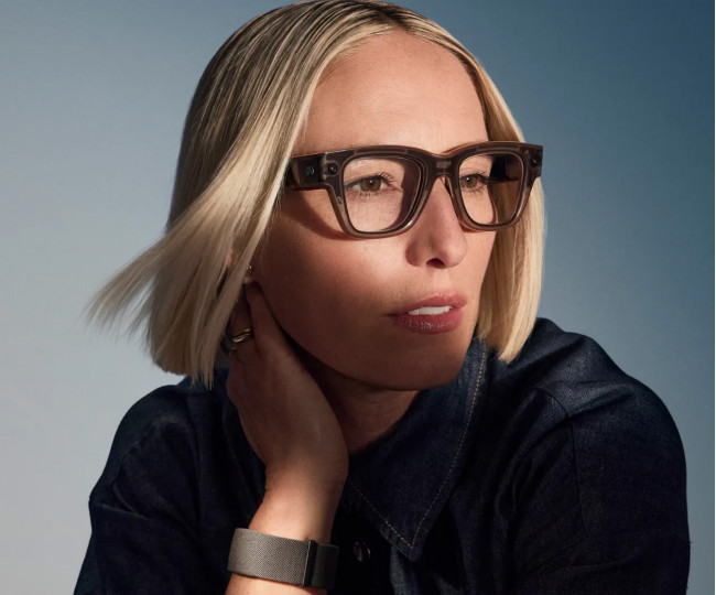 Смарт-очки Meta Ray-Ban Display Frame color: Sand, Lens color: Clear to Grey Transitions